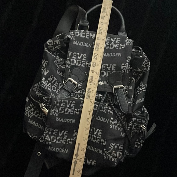 Steve Madden Black Nylon White Logo Cinch & Flap Top Back Pack w/ 4 Zip Pockets - Picture 12 of 13